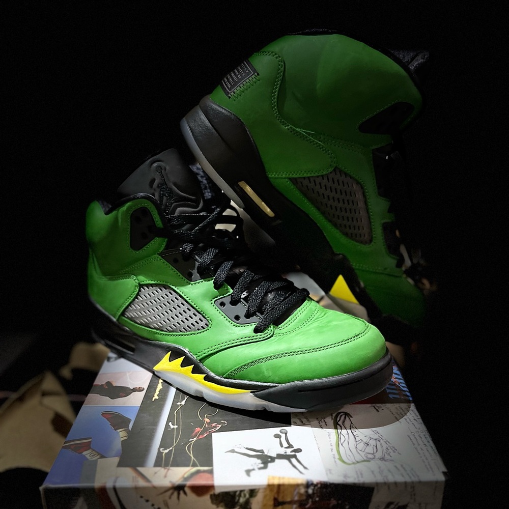 Size 10- Jordan 5 retro Se Oregon 2020
